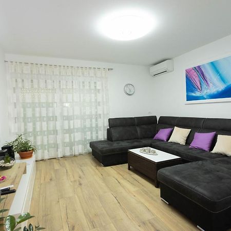 Apartman Marel Zrnovnica Ngoại thất bức ảnh
