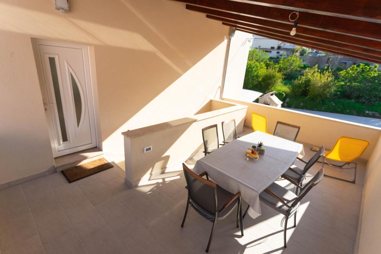 Apartman Marel Zrnovnica Ngoại thất bức ảnh