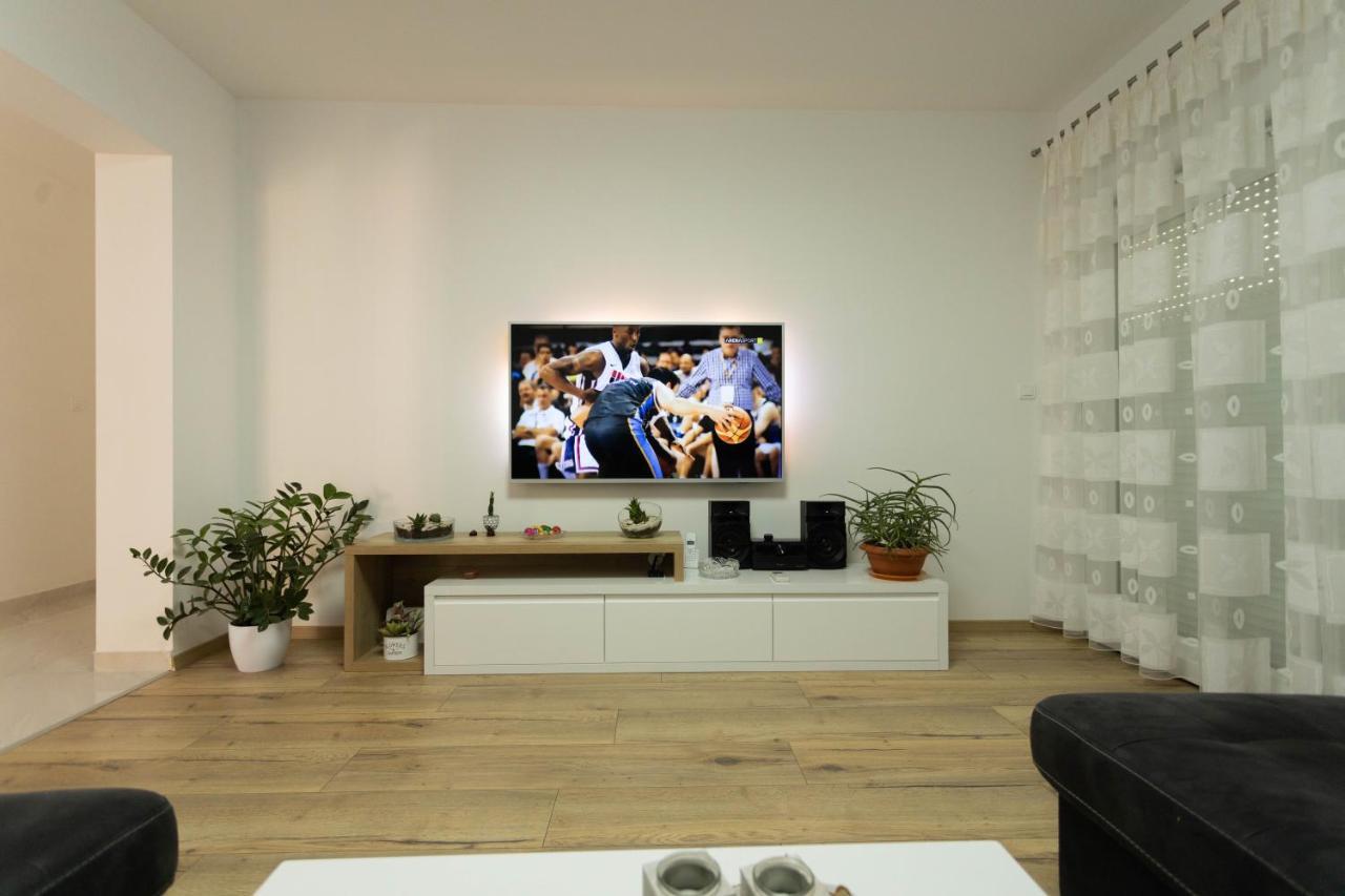 Apartman Marel Zrnovnica Ngoại thất bức ảnh