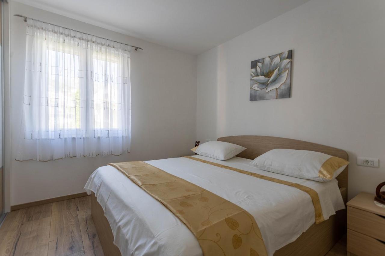 Apartman Marel Zrnovnica Ngoại thất bức ảnh