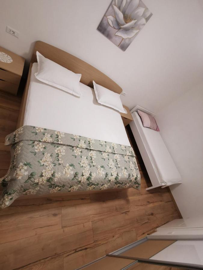 Apartman Marel Zrnovnica Ngoại thất bức ảnh
